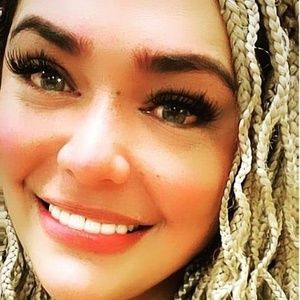 Meet your Posher, Earlynn